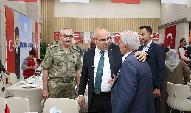 Ağrı'da gaziler onuruna yemek programı