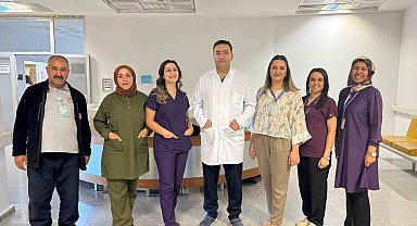 Ağrı'da genç kadının midesinden endoskopiyle iki kalem çıkarıldı