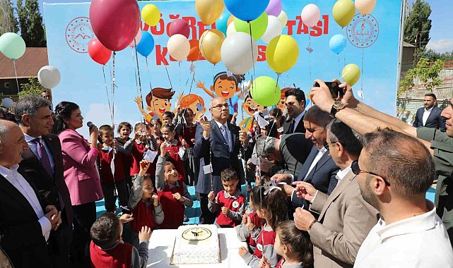 Ağrı'da İlköğretim Haftası törenle kutlandı