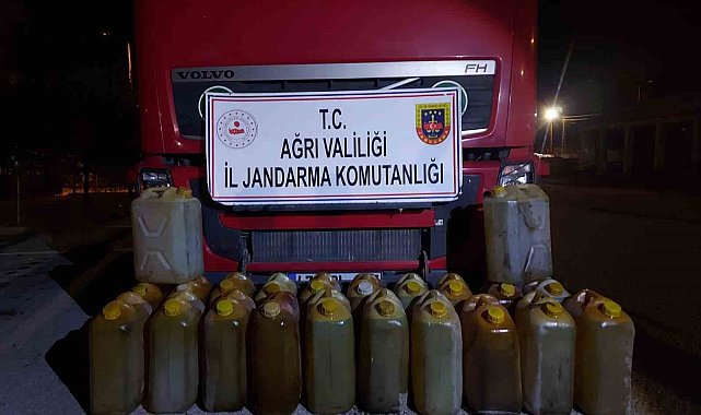 Ağrı'da yol kontrolünde kaçak akaryakıt ve sigara ele geçirildi