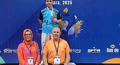 Ahmet Selim Uras Türkiye 3.'sü oldu