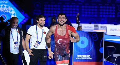Ahmet Yılmaz'dan Dünya Güreş Şampiyonası'nda bronz madalya