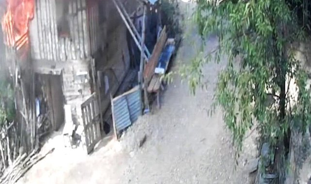 Ahşap evde başlayıp ormanlık alana sıçrayan yangının güvenlik kamerası görüntüleri ortaya çıktı