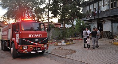 Ahşap evde tandırdan sıçrayan kıvılcımlar yangın çıkarttı