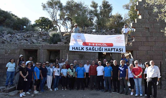 Aigai antik kentinde sağlık için yürüdüler