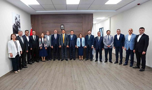 AK Parti Grup Başkanvekili Gül ve Başkan Şahin'den Yılmaz'a ziyaret