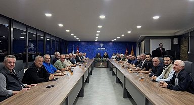 AK Parti heyeti yönetim kurulu toplantısında bir araya geldi