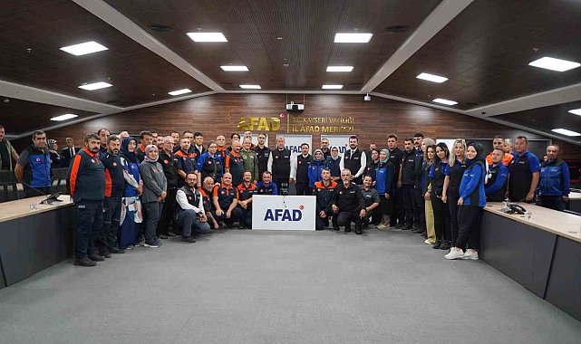 AK Parti Kayseri Teşkilatı AFAD'da Genel Durum Değerlendirme Toplantısı'na katıldı