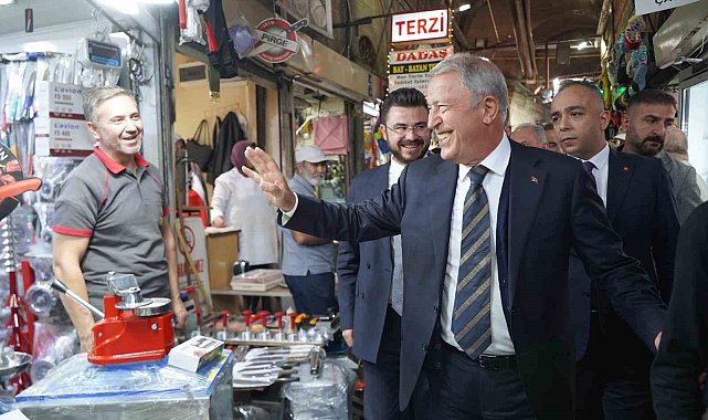 AK Parti Kayseri Teşkilatı Kapalı Çarşı'da esnaf ziyaretinde bulundu