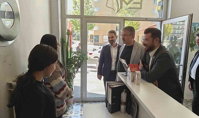 AK Partili Çopuroğlu esnafla buluştu
