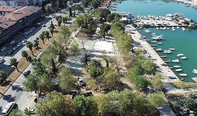Akçaabat Sahil Parkı'nda ikinci etap çalışmaları devam ediyor