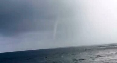 Akdeniz'de oluşan hortum görüntülendi