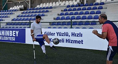 Akıma kapılıp bacağını kaybetti, futbolla hayata tutundu