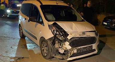 Aksaray'da hafif ticari araç kamyonetle çarpıştı: 3 yaralı