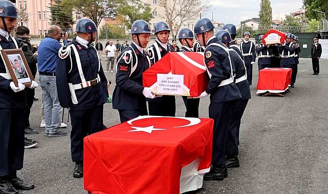 Aksaray'da şehit jandarmalar gözyaşlarıyla memleketlerine uğurlandı
