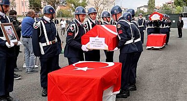 Aksaray'da şehit jandarmalar gözyaşlarıyla memleketlerine uğurlandı
