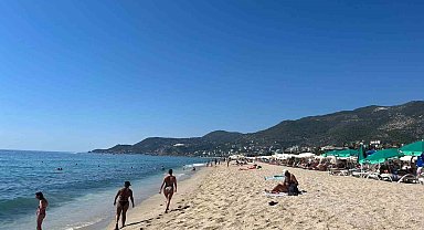 Alanya'da eylül ayında plajlar doldu
