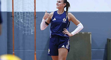 Alessia Orro ve Agnieszka Korneluk, ilk antrenmanına çıktı