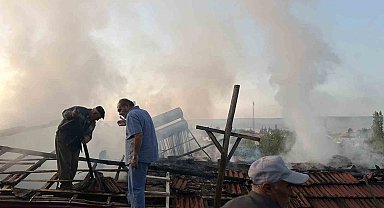 Alevlere teslim olan ev kullanılmaz hale geldi