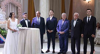 Alkır ailesinin mutlu günü