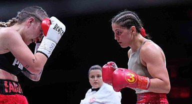 ALKÜ'lü öğrenci dünya şampiyonunu yendi, altın kemerin sahibi oldu