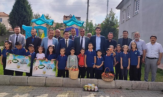 Altıntaş'ta eğitim öğretim yılı doğa sevgisiyle başladı