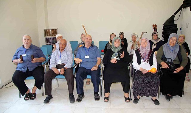 Alzeymir hastaları sosyal hayata katılıyor