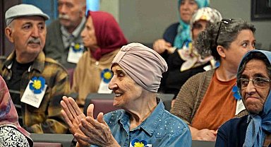 Alzheimer gününde, asırlık çınarlar unutmadıkları böyle kanıtladı