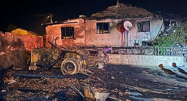 Amasya'da evin garajında çıkan yangında otomobil ve traktör kullanılmaz hale geldi