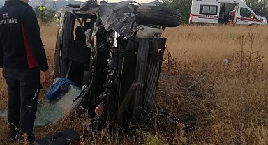 Amasya'da hafif ticari araç kazada savruldu: 4 yaralı