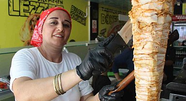 Amasya'nın tek kadın döner ustasına en çok kadınlar şaşırıyor