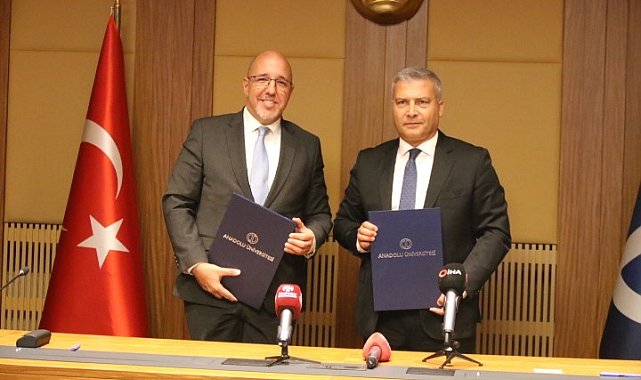 Anadolu Üniversitesi 4 bin 333 çalışanı için 111 bin 500 TL'lik rekor anlaşmaya imza attı