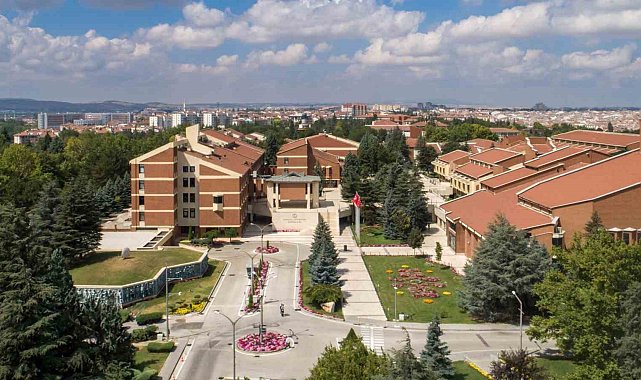 Anadolu Üniversitesi Yunus Emre Kampüsü'nde çevre düzenlemesi