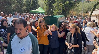 Ankara'da 5 yaşındaki kızının gözü önünde öldürülen Başak Gürkan Arslan toprağa verildi, tabutunu kadınlar taşıdı