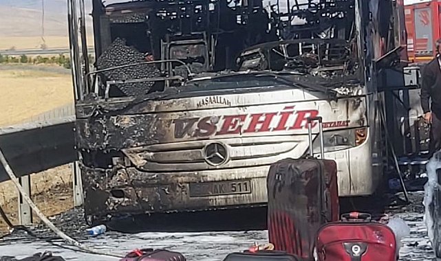 Ankara'da seyir halindeki yolcu otobüsü yandı