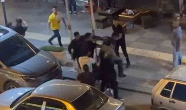 Ankara'da tekmeli yumruklu park kavgası kamerada