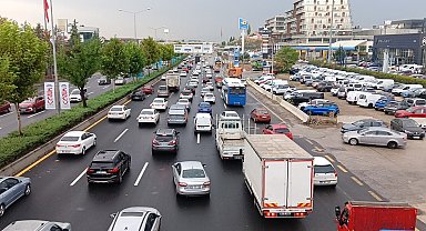 Ankara'da yağış sonrası kapanan yol trafiğe açıldı