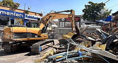Ankara'nın tarihi İtfaiye Meydanı'ndaki iş yerlerinde yıkım başladı