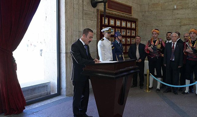 Ankaralılar Derneği'nin yeni yönetimi Anıtkabir'i ziyaret etti