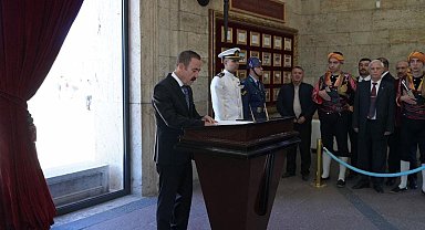 Ankaralılar Derneği'nin yeni yönetimi Anıtkabir'i ziyaret etti