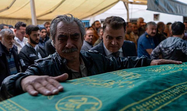 Anne, baba ve oğullarına yürek burkan veda