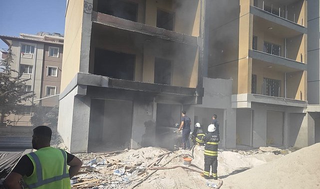 Antakya'da inşaat halindeki binada yangın çıktı