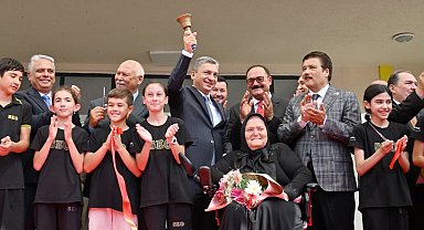 Antalya'da 526 bsin 145 öğrenci için ders zili çaldı