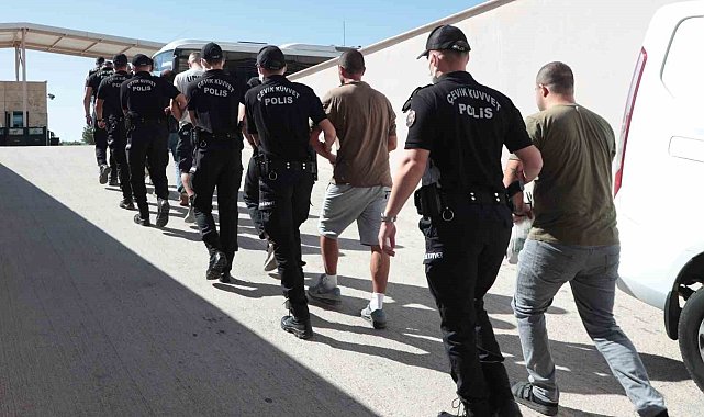 Antalya'da aranan 186 şahıs yakalandı