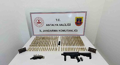 Antalya'da bir depoda suikast silahı ele geçirildi