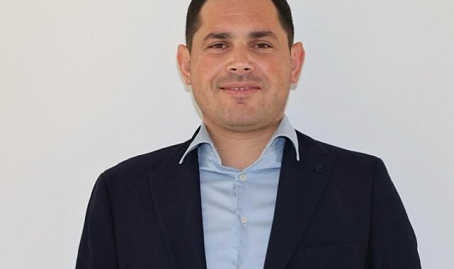 Antalya'da CHP'li Aksu Belediyesi'nde 3 başkan yardımcısı art arda istifa etti