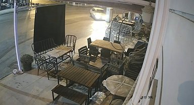 Antalya'da dikkatsiz sürücünün kaza anı kamerada