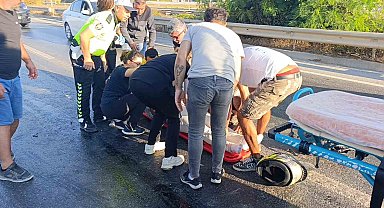 Antalya'da motosiklet iş makinesine çarptı: 1 ağır yaralı