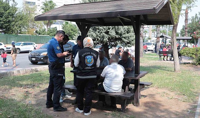 Antalya'da okul çevreleri ve servis araçları denetlendi