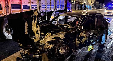 Antalya'da tırla otomobil çarpıştı: 1 ağır yaralı